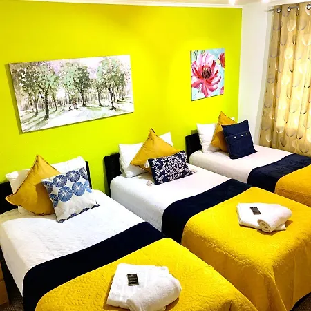 Spacious London Excel 2 Bedrooms, Separate Reception, Kitchen, Full Apartment